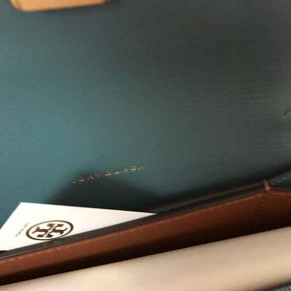 Authentic Boutique Eleanor Mini Sling Bag - Picture 5 of 11